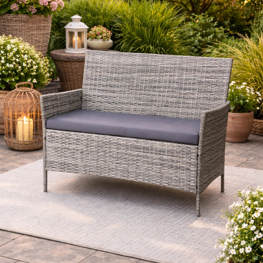 Set Mobilier Grădină Premium – Masă, Canapea și 2 Fotolii | Bej Închis cu Perne Gri - MAXY