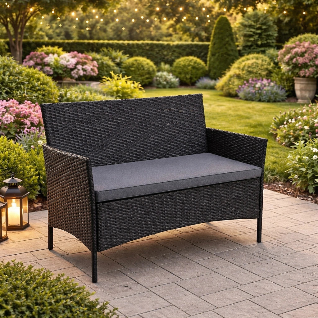 Set Masă de Grădină Premium – Masă + Canapea + 2 Fotolii, Negru, Perne Gri - MAXY