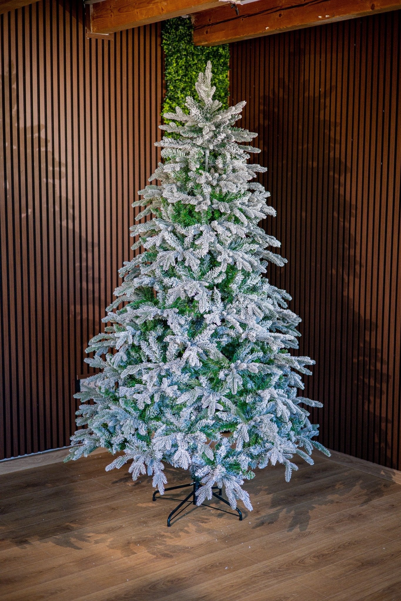 Brad Artificial Luxury Frost 210 cm – Mix 2D & 3D, Zăpadă Premium, Aspect Ultra-Realist