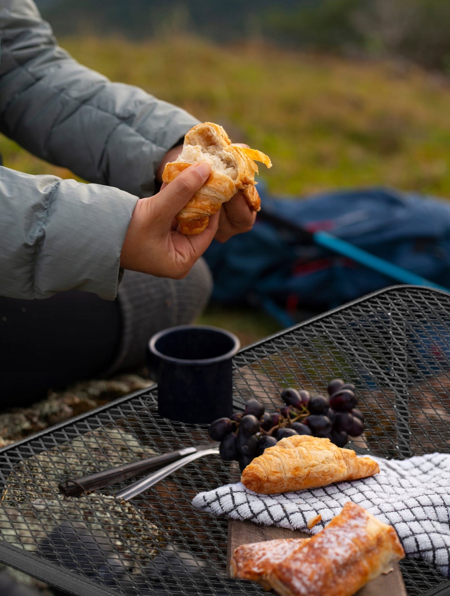 Masa Pliabila Pentru Camping, Picnic si Plaja, 60x40x26.5 cm, Negru - MAXY