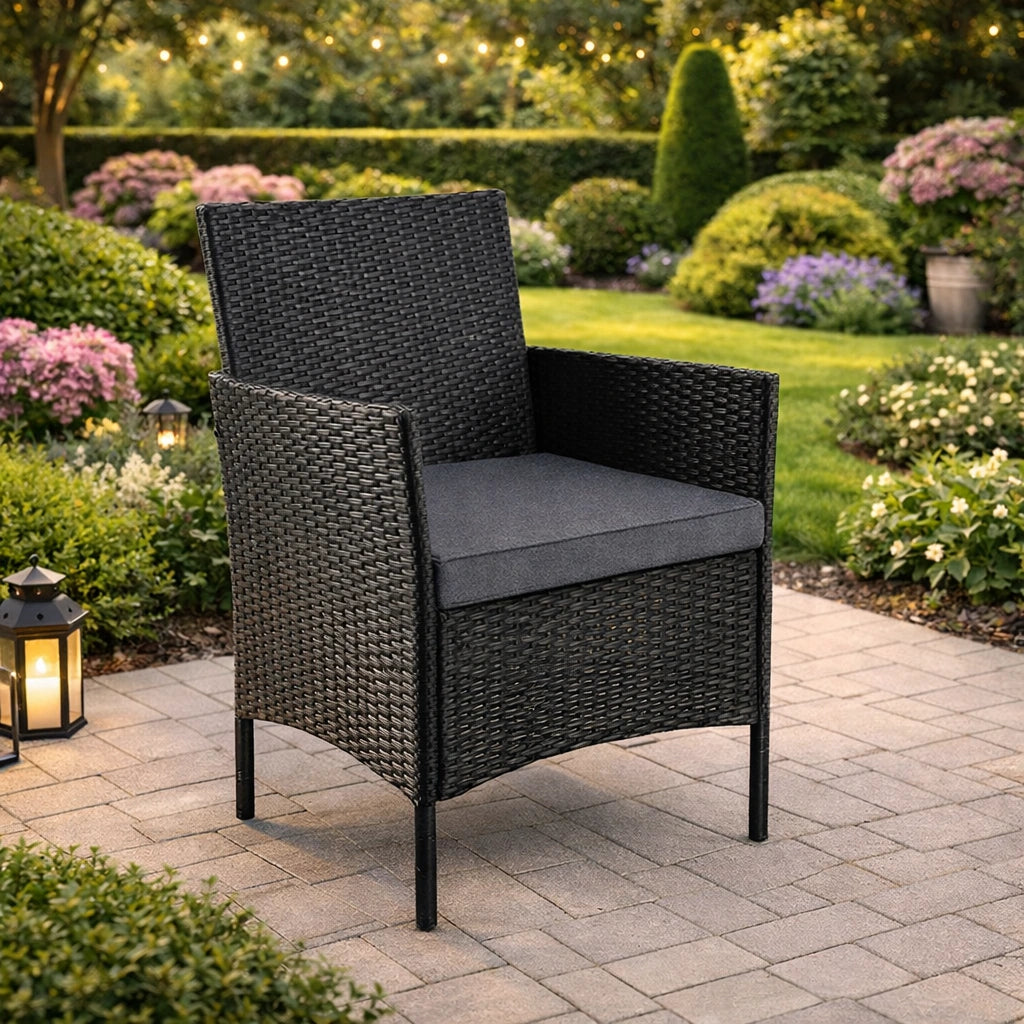 Set Masă de Grădină Premium – Masă + Canapea + 2 Fotolii, Negru, Perne Gri - MAXY